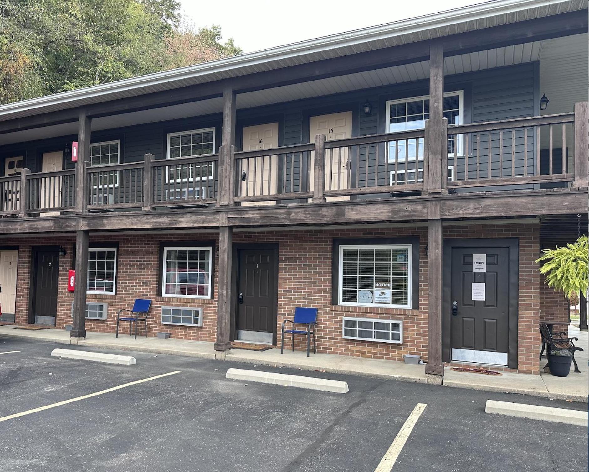 The Roscoe Boutique Motel Coshocton エクステリア 写真